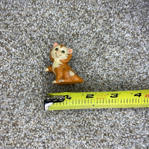 Vintage Mattel 1991 Courtney Pet Pals Kitty Figurine Raised Paw Brown and cream - Picture 3 of 7
